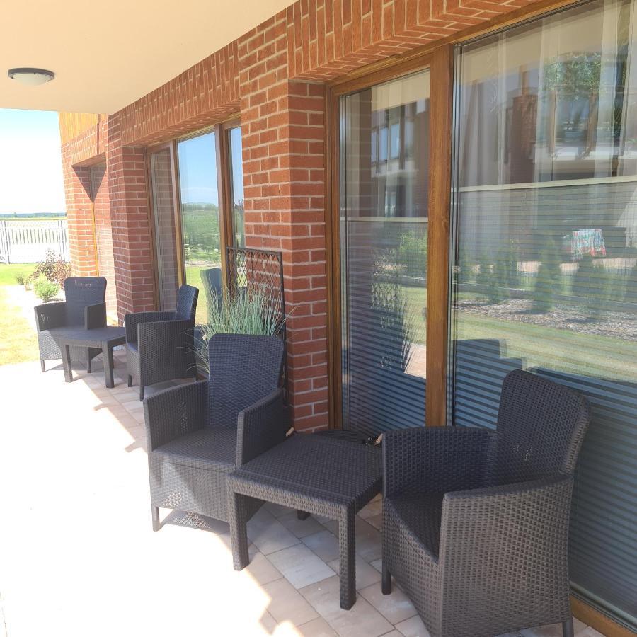 Lebskie Zacisze - Apartamenty Lebska Ostoja- Piaskowa Zarnowska Extérieur photo