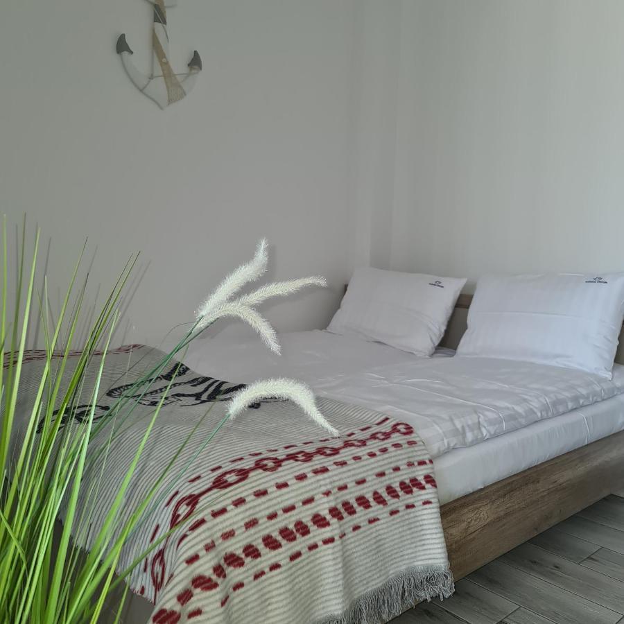 Lebskie Zacisze - Apartamenty Lebska Ostoja- Piaskowa Zarnowska Extérieur photo